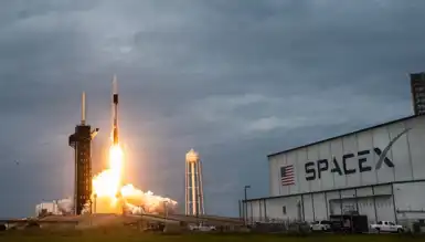 SpaceX, Yeni Nesil İnternet Uydularını Uzaya Gönderiyor